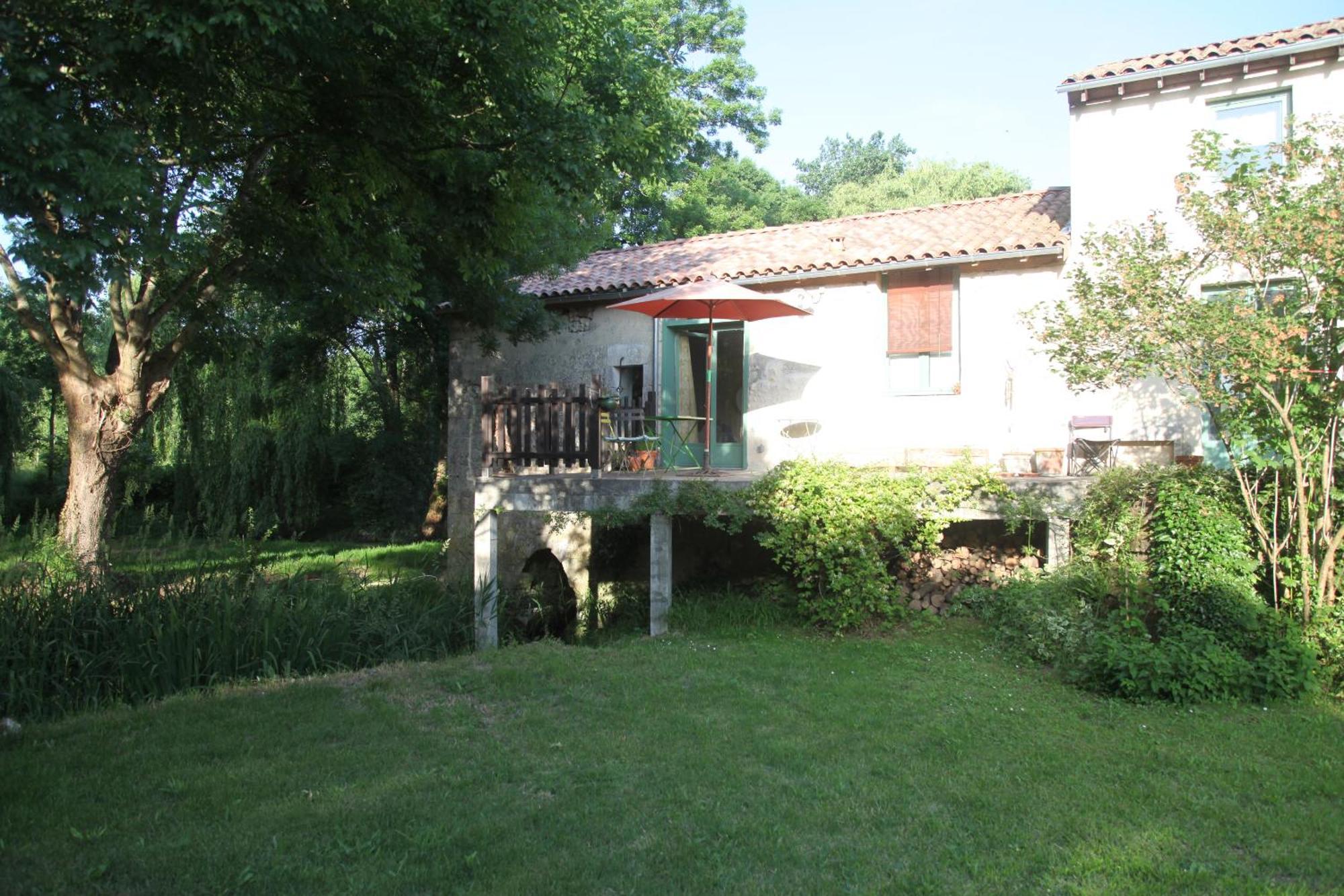 Ancien Moulin A Eau Sur La Seugne Apartment Mosnac  Ngoại thất bức ảnh